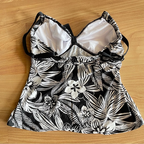 Beach House Adjustable Neckline Tankini Top, Size 10 - Picture 3 of 14